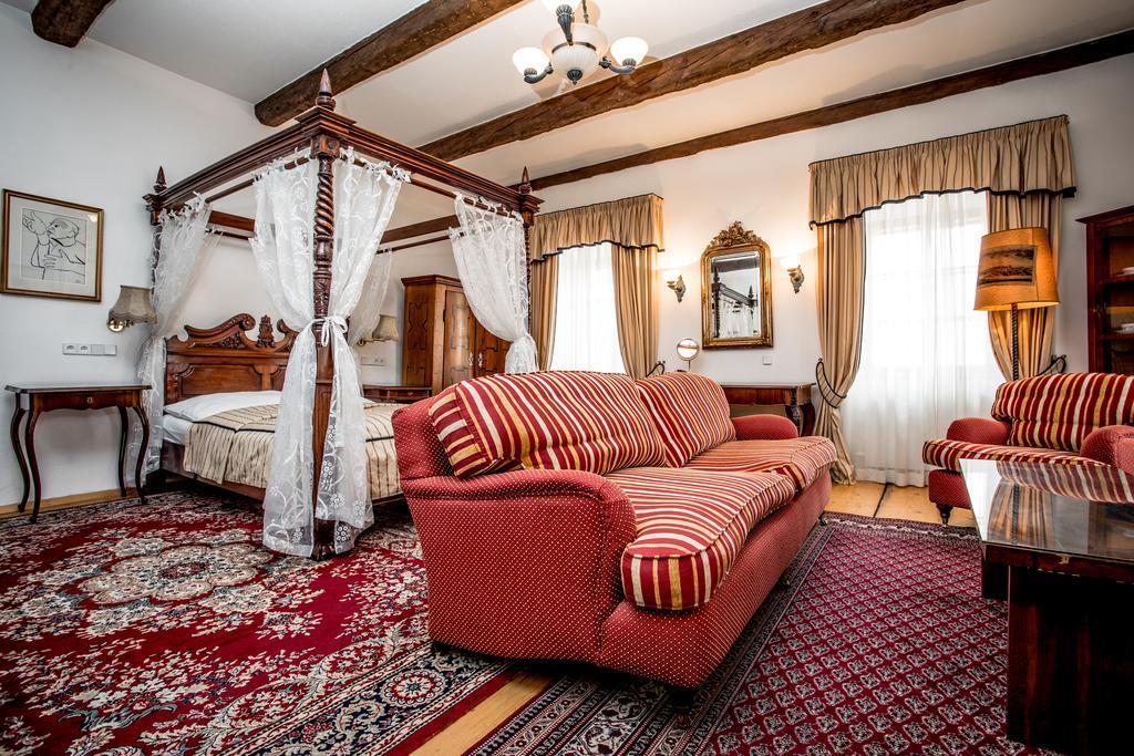 Hotel Dvur Hoffmeister Velké Číčovice Extérieur photo